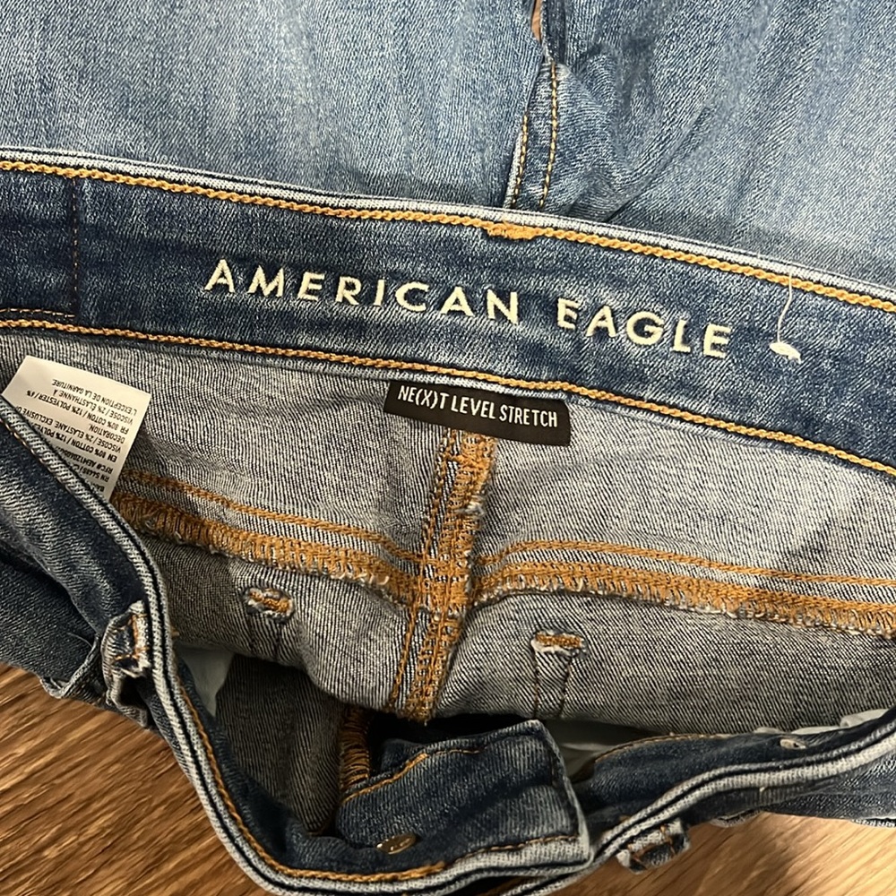 LIKE NEW WORN ONCE American Eagle Skinny Jeans - Picture 3 of 4